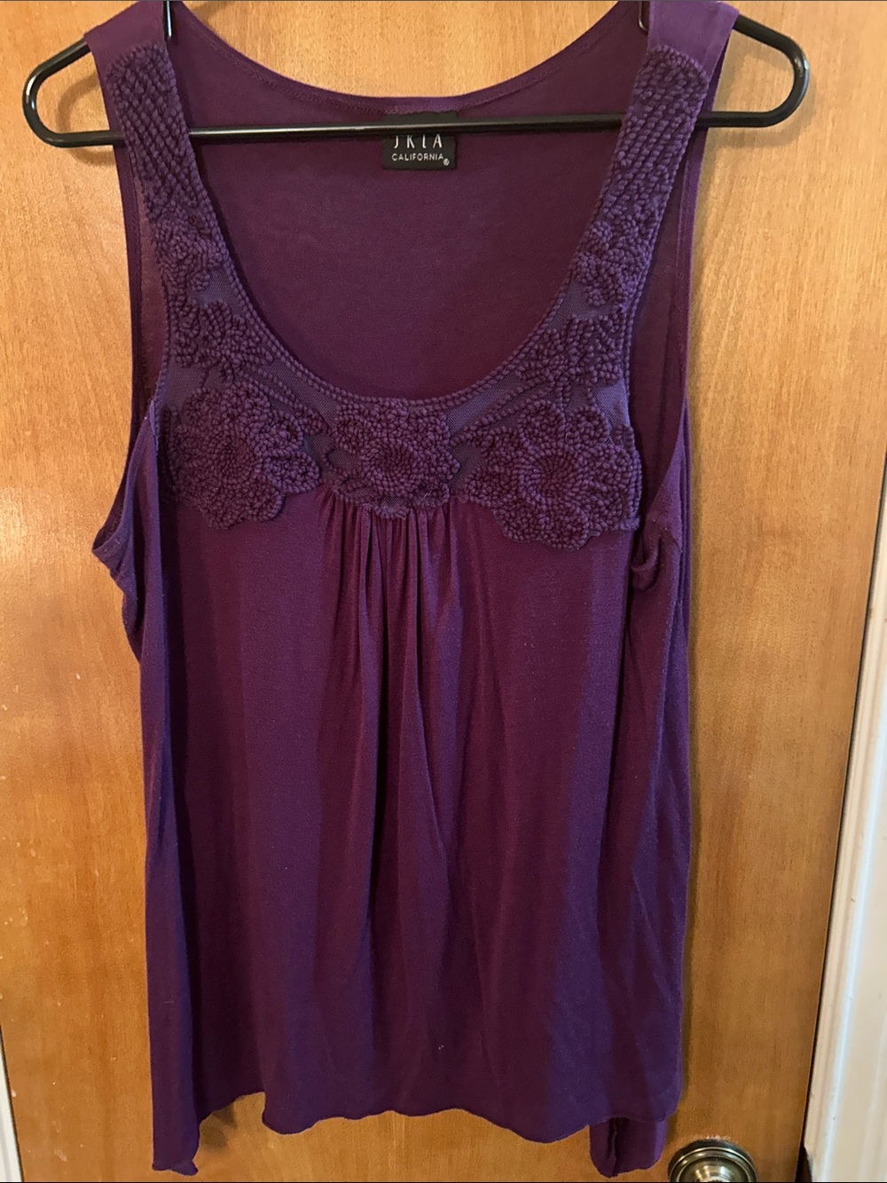 Women's Sleeveless Purple Crochet Detail Tank Top. Excellent shape. L